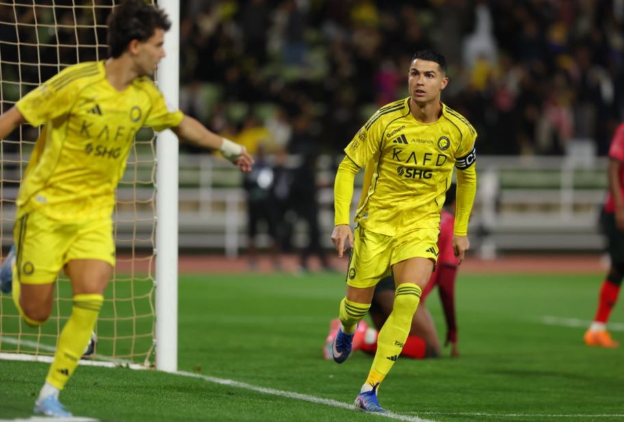 Cristiano Ronaldo đang tiến gần cột mốc lịch sử với 965 bàn thắng