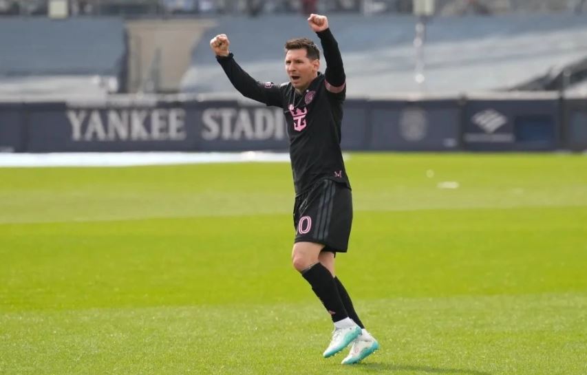 Messi lên vị thế mạnh trong top 10 chân sút phạt hay nhất