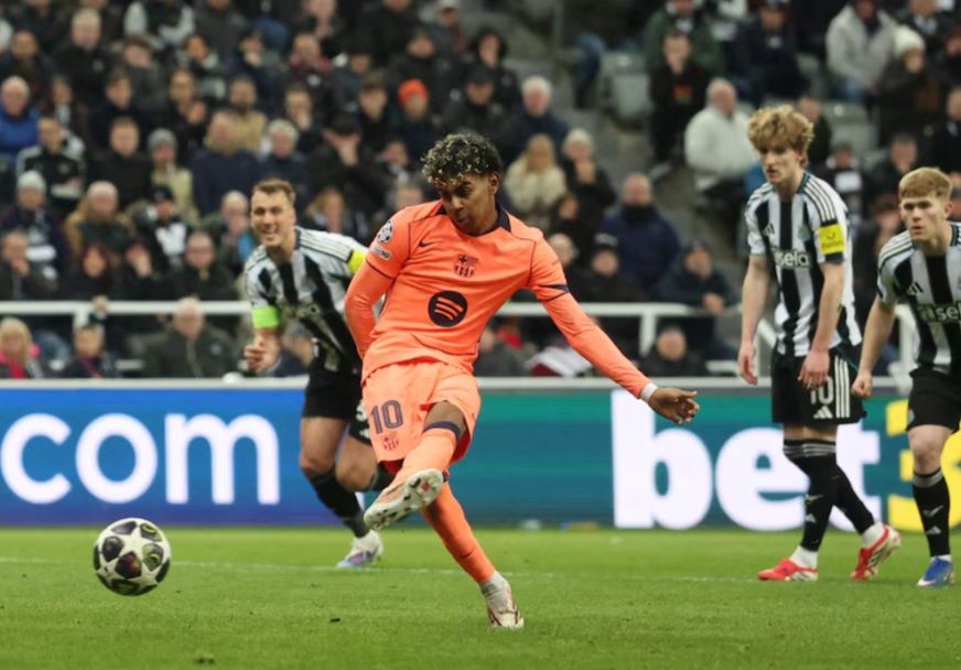 Barca đang gặp khó khi cả hai tiền đạo cắm đều sa sút